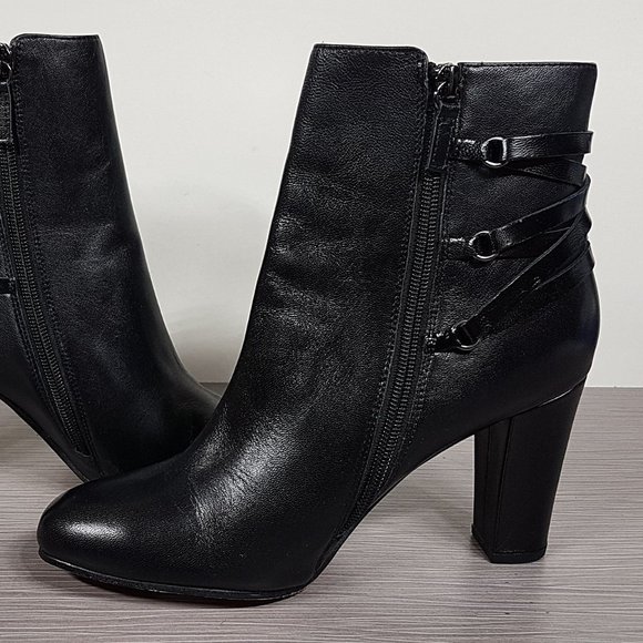 Halogen 'Sadee' Lace-Up Almond Toe Black Leather Bootie, Womens Size 8 M - Picture 6 of 9